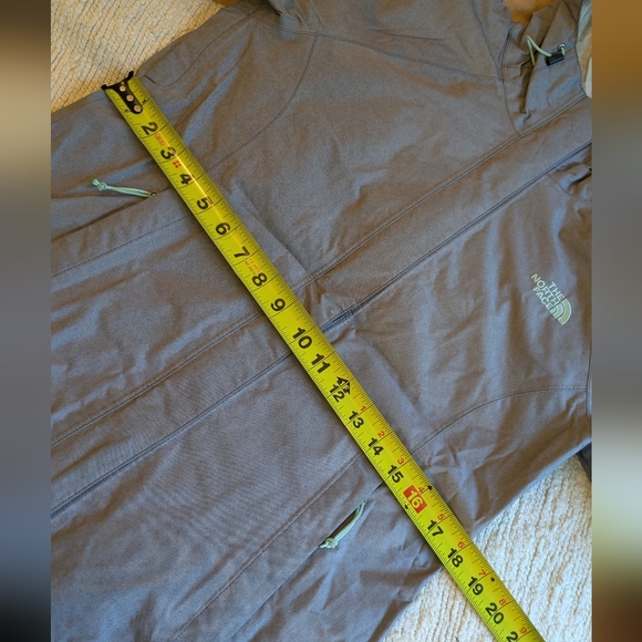 North Face HyVent 2.5L - Picture 7 of 12